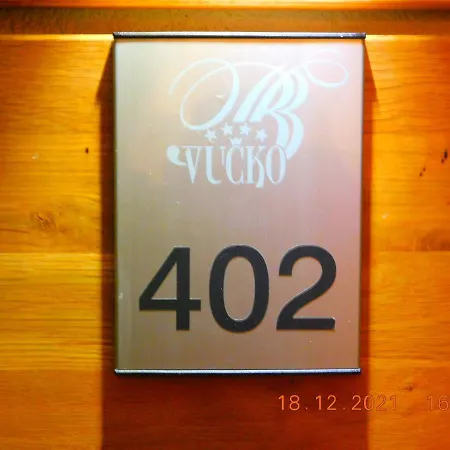 公寓 Private Lora -u Sklopu Vucko 4*