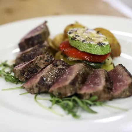 Private Apartment Lora -U Sklopu Aparthotel Vucko 4*