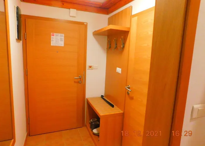 Apartment Private Lora -u Sklopu Vucko 4*