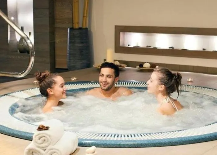 Private Lora -u Sklopu Vucko Apartment 4*